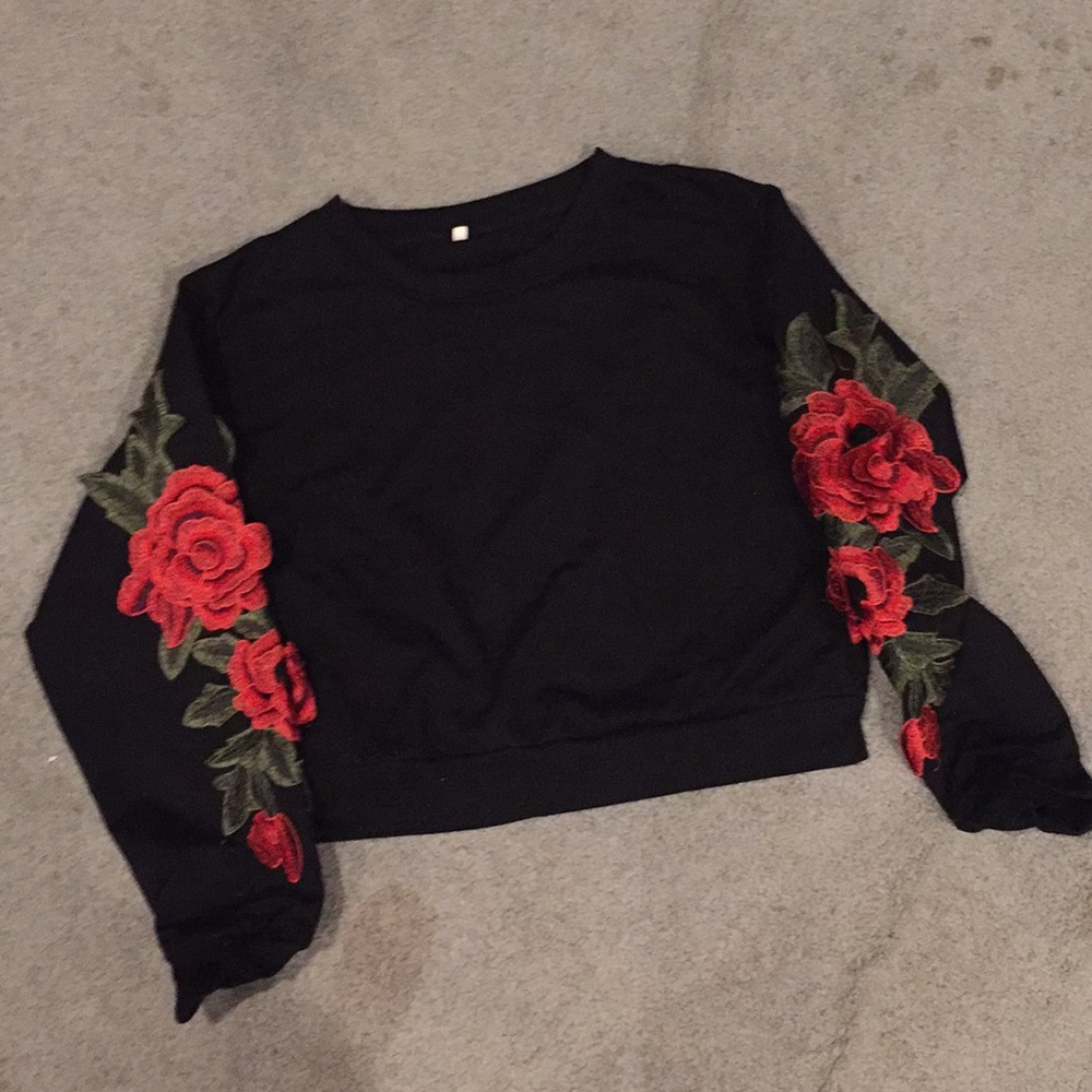 long sleeve cropped sweatshirt